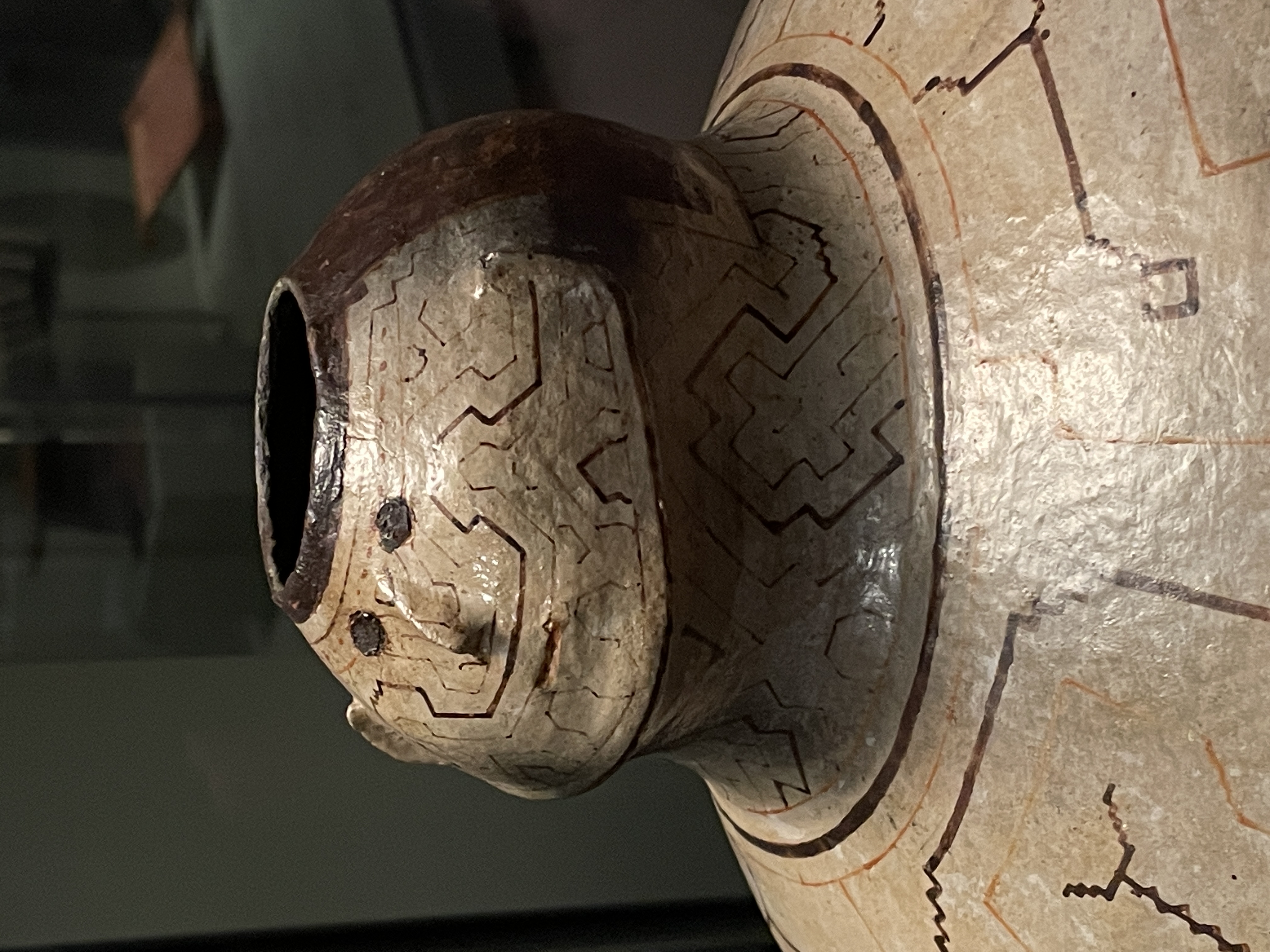 Shipibo ainbo chomo.jpg